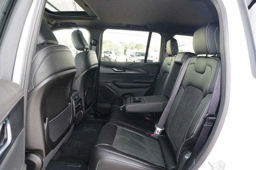 new 2025 Jeep Grand Cherokee car, priced at $39,641