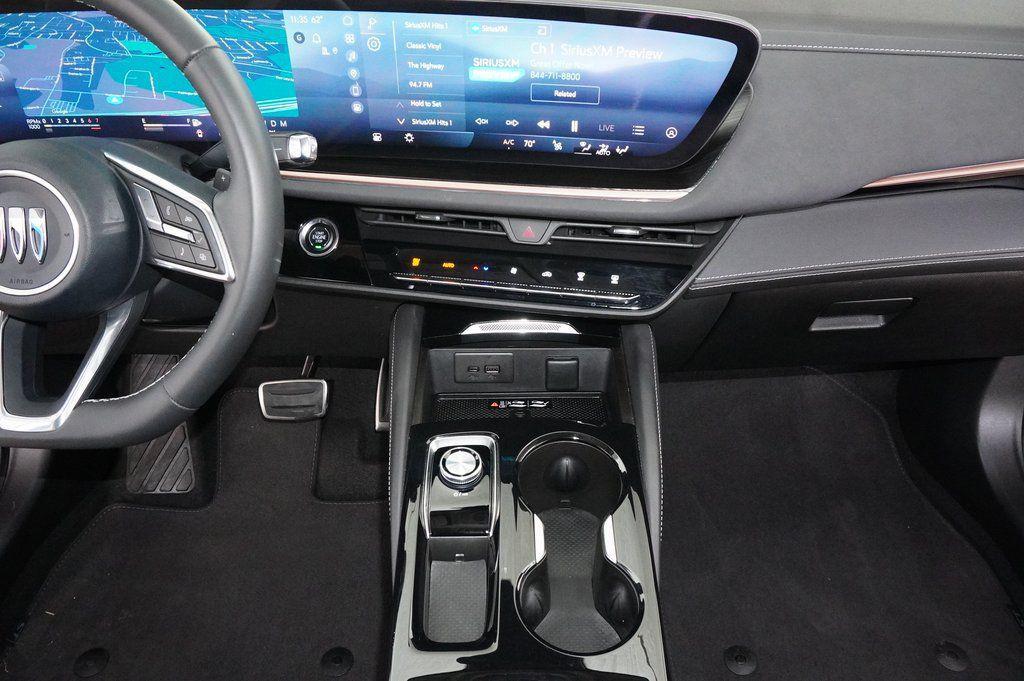used 2025 Buick Envision car, priced at $28,999