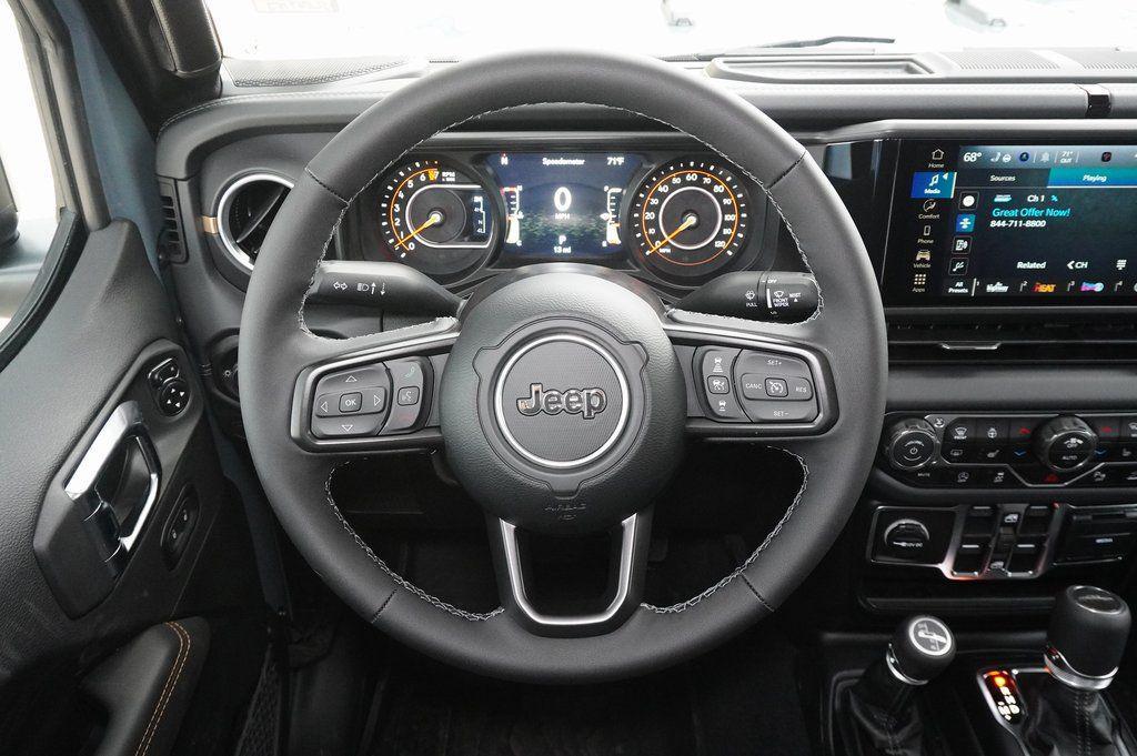 new 2025 Jeep Gladiator car, priced at $45,039