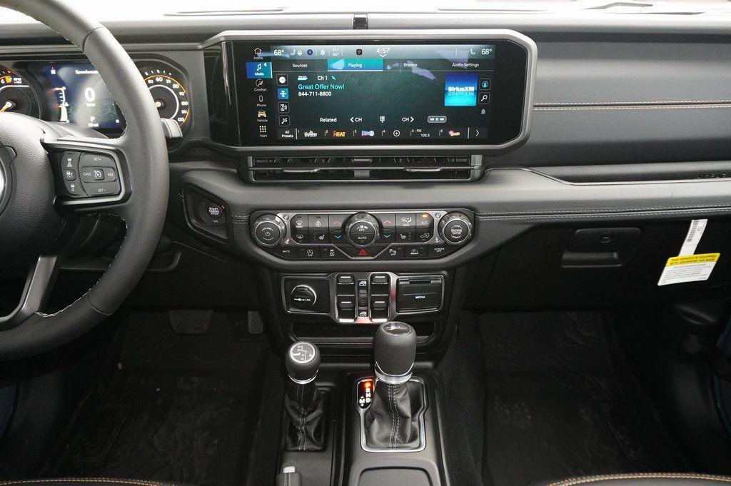 new 2025 Jeep Gladiator car, priced at $45,039