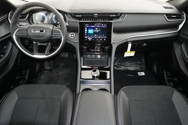 new 2025 Jeep Grand Cherokee car, priced at $42,018