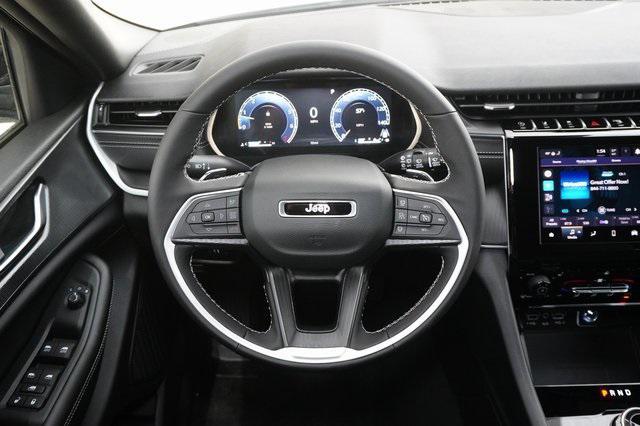 new 2025 Jeep Grand Cherokee car, priced at $42,018