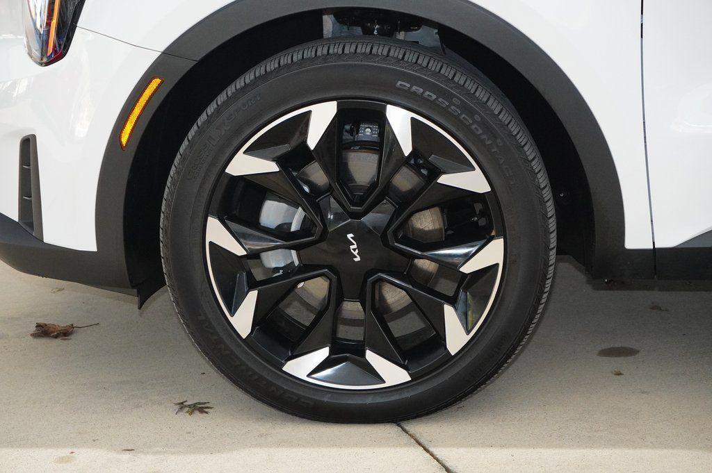 used 2025 Kia Sorento car, priced at $33,999