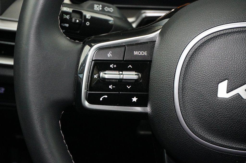 used 2025 Kia Sorento car, priced at $33,999