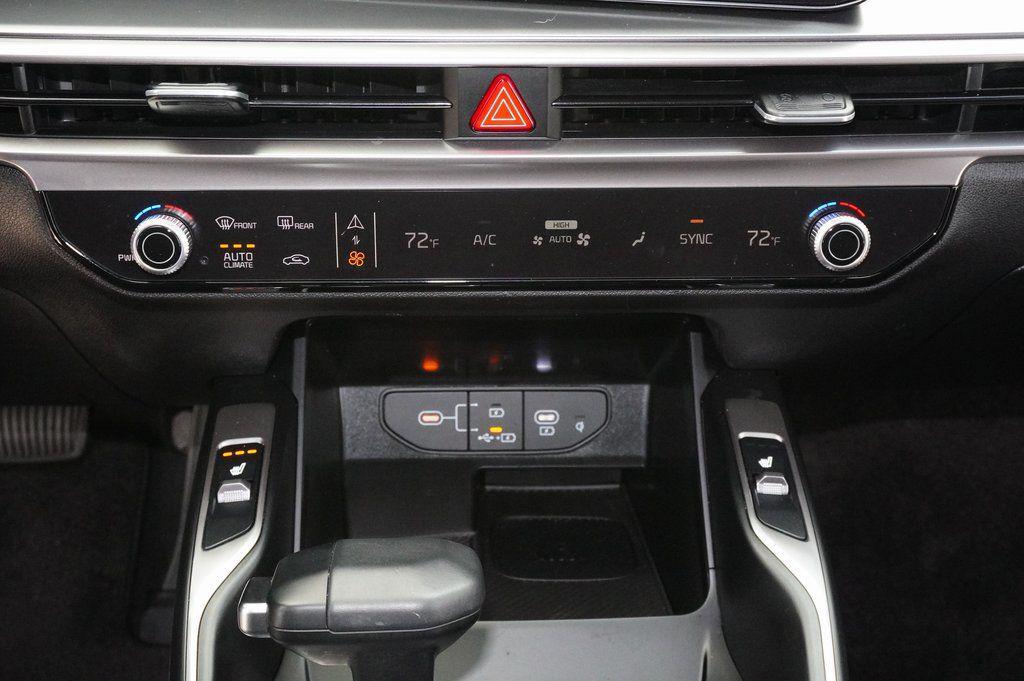 used 2025 Kia Sorento car, priced at $33,999