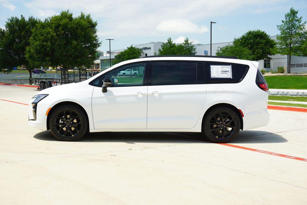 new 2027 Chrysler Pacifica car, priced at $52,010