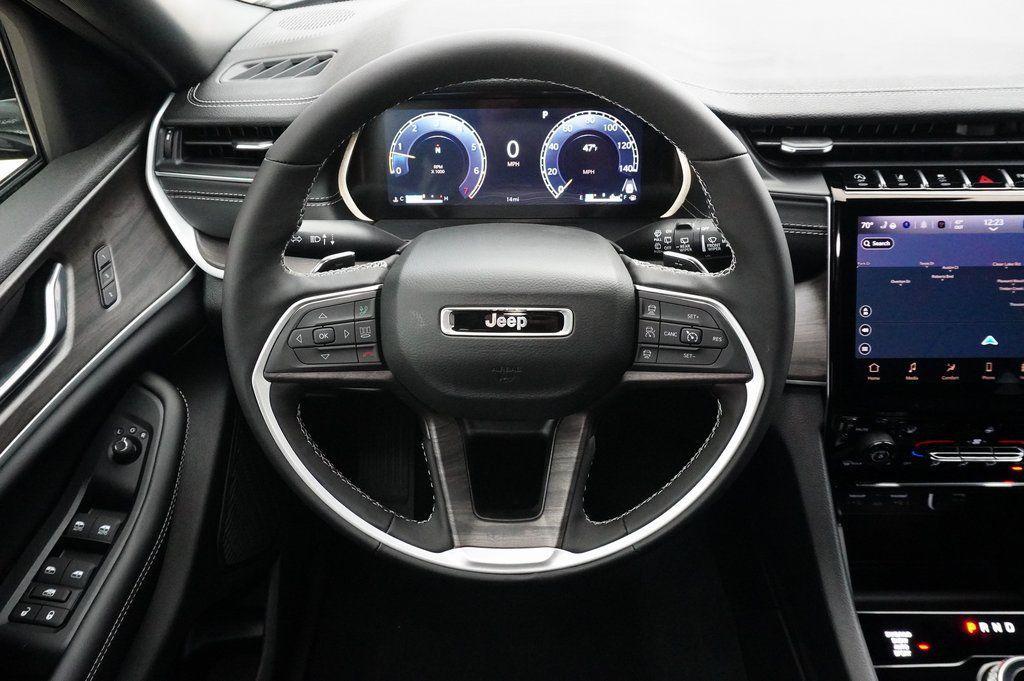 new 2025 Jeep Grand Cherokee car, priced at $47,354