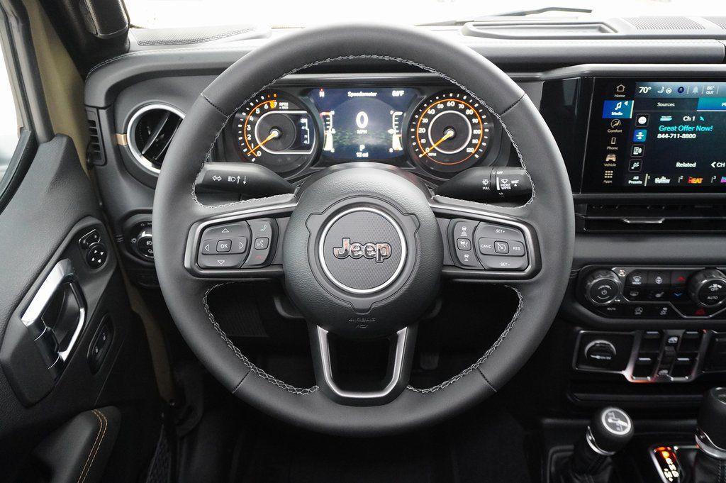 new 2025 Jeep Gladiator car, priced at $45,039