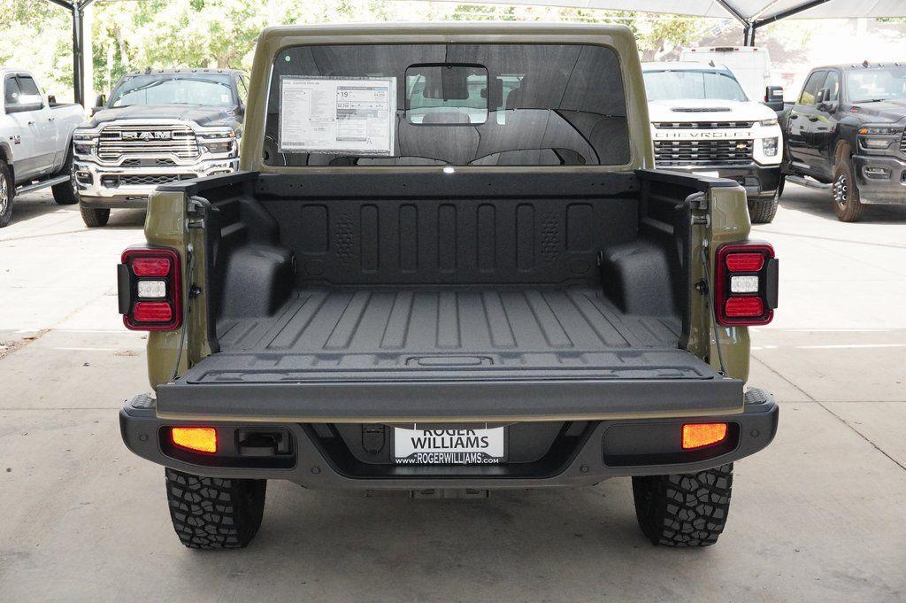 new 2025 Jeep Gladiator car, priced at $45,039