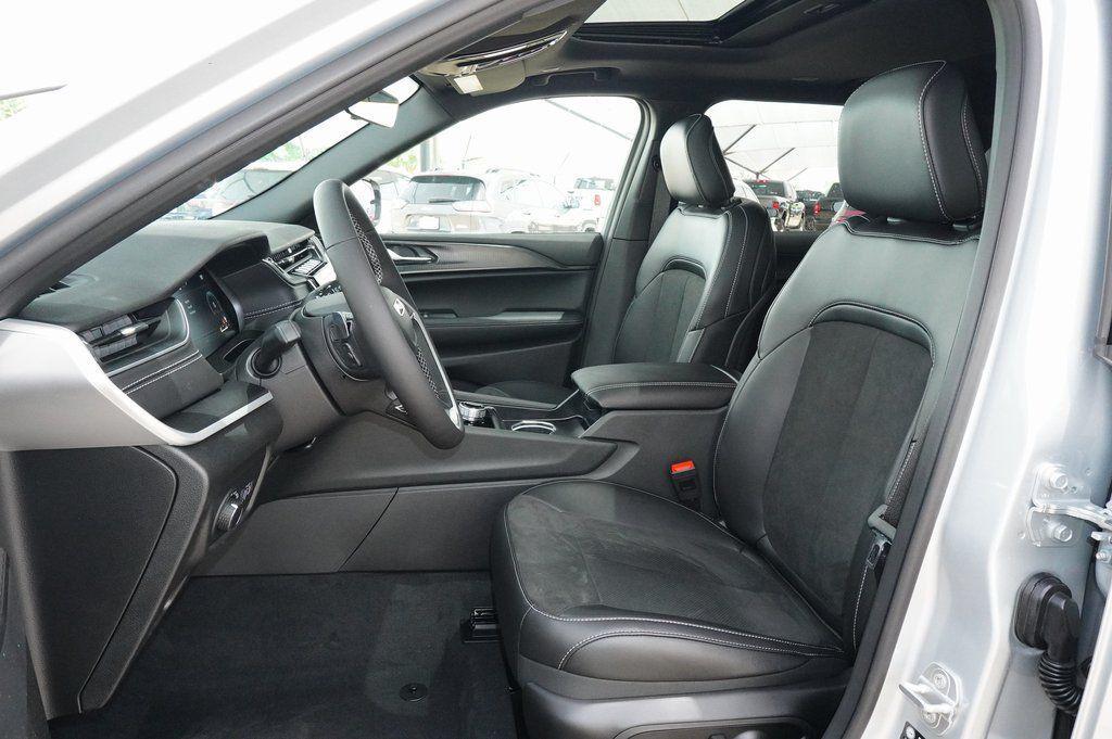 new 2025 Jeep Grand Cherokee L car, priced at $44,626