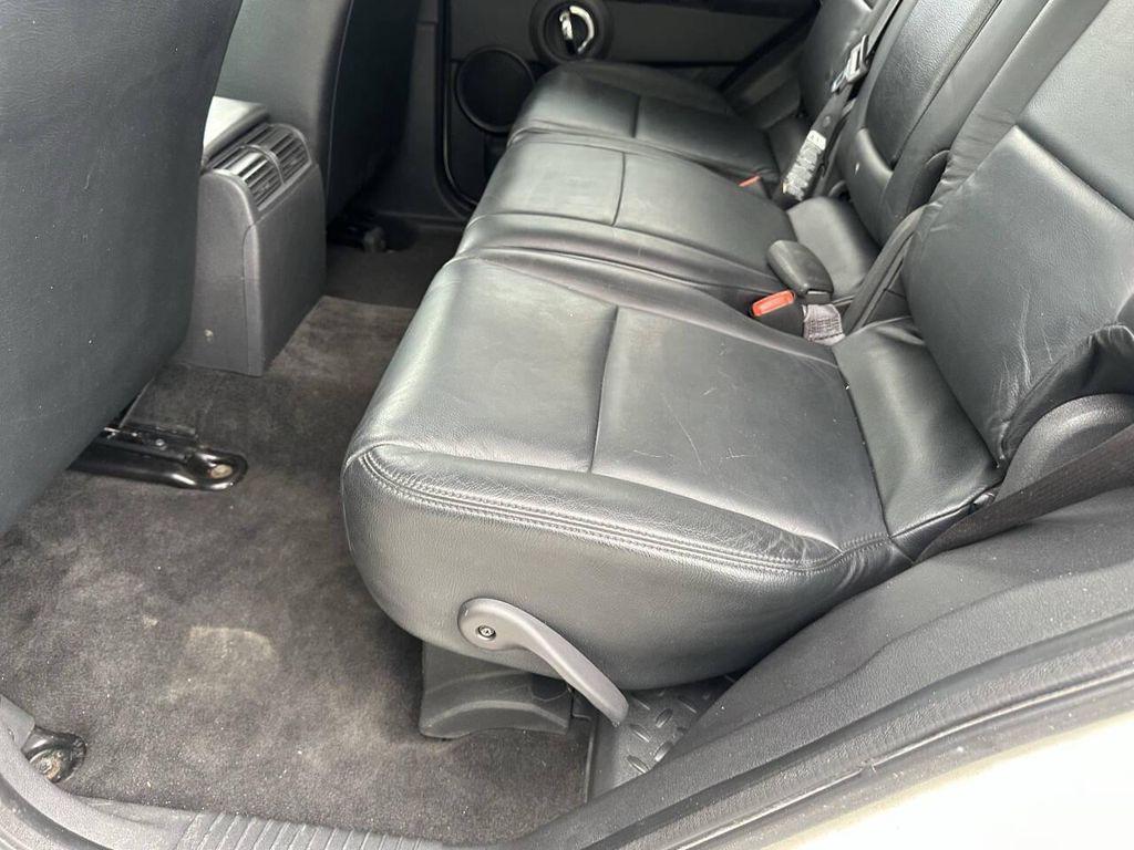 2010 White Jeep Commander