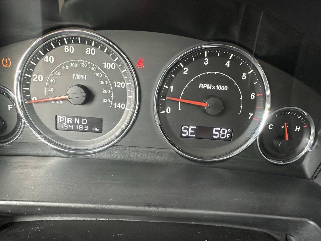 2010 White Jeep Commander