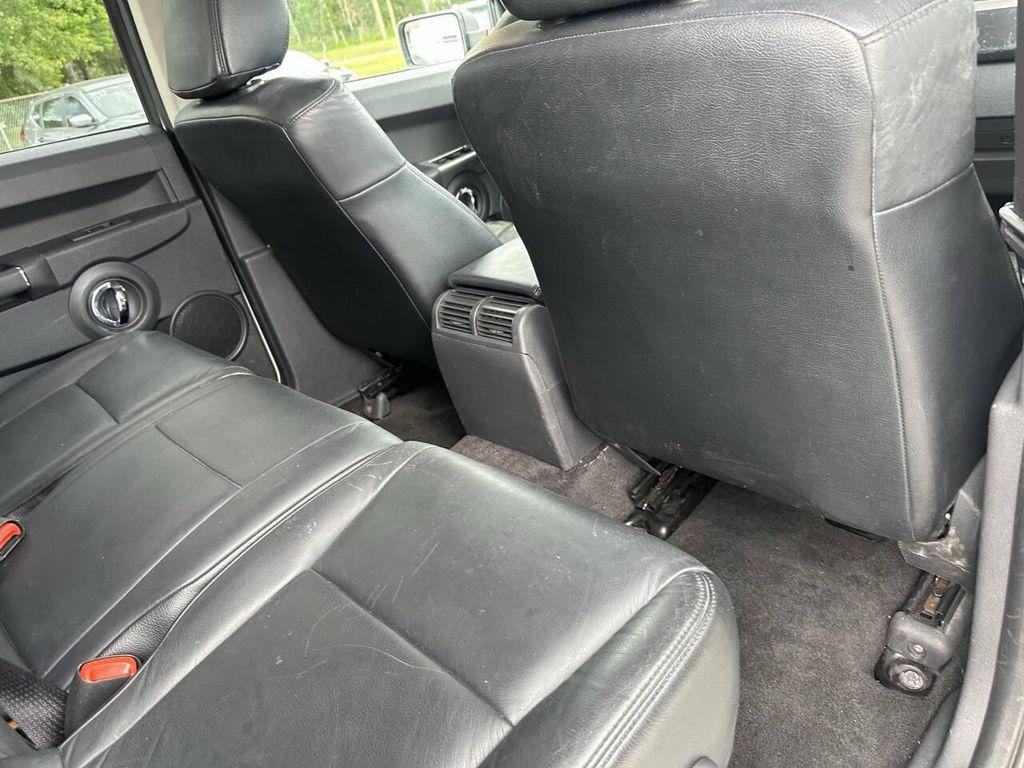 2010 White Jeep Commander
