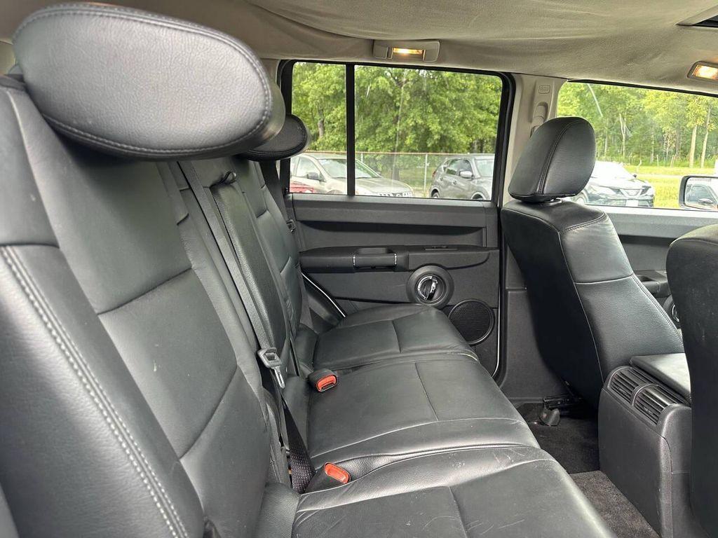 2010 White Jeep Commander