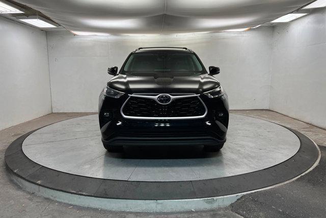 used 2020 Toyota Highlander car, priced at $26,992