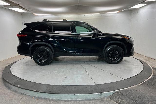 used 2020 Toyota Highlander car, priced at $26,992