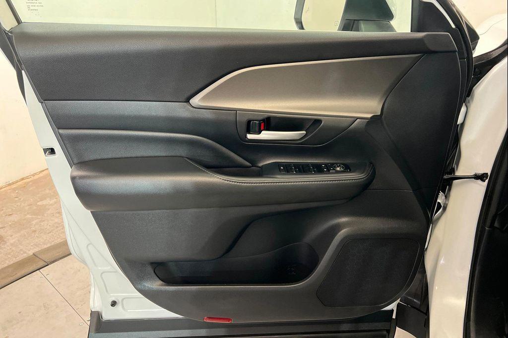 used 2025 Toyota Grand Highlander car, priced at $50,182