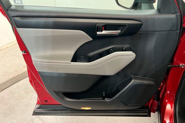 used 2023 Toyota Highlander car, priced at $36,030