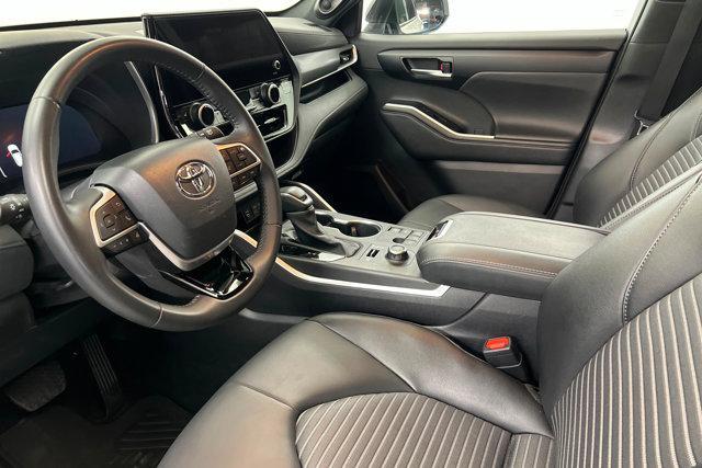 used 2025 Toyota Highlander car, priced at $47,714