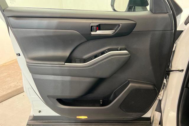 used 2025 Toyota Highlander car, priced at $47,714