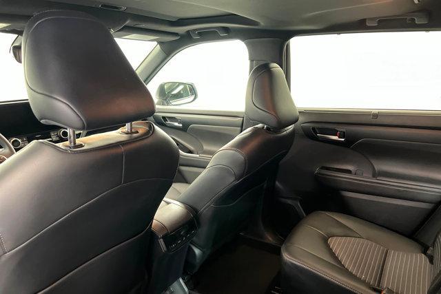 used 2025 Toyota Highlander car, priced at $47,714