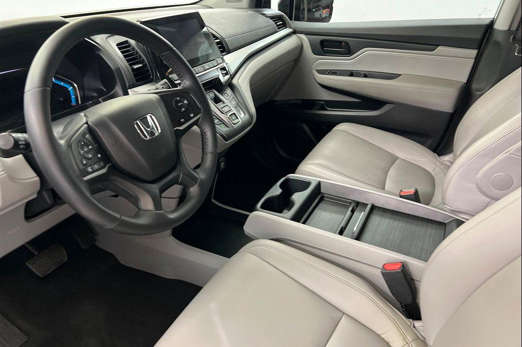 used 2024 Honda Odyssey car, priced at $35,030