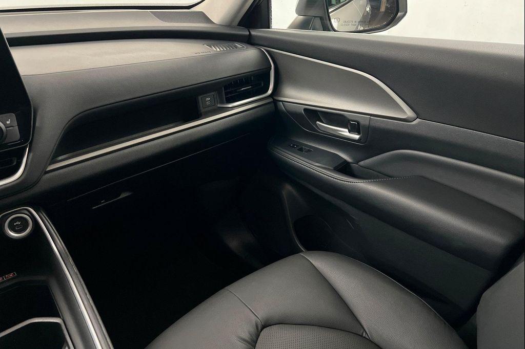 used 2025 Toyota Grand Highlander car, priced at $50,492
