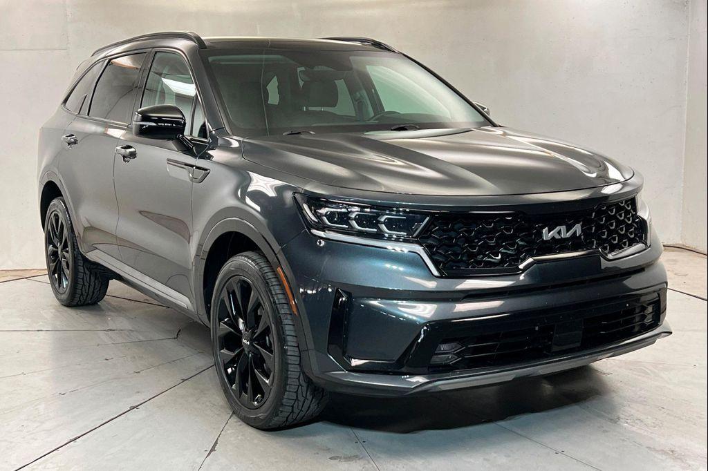 used 2022 Kia Sorento car, priced at $27,322