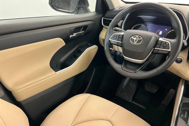 used 2024 Toyota Highlander car, priced at $43,992