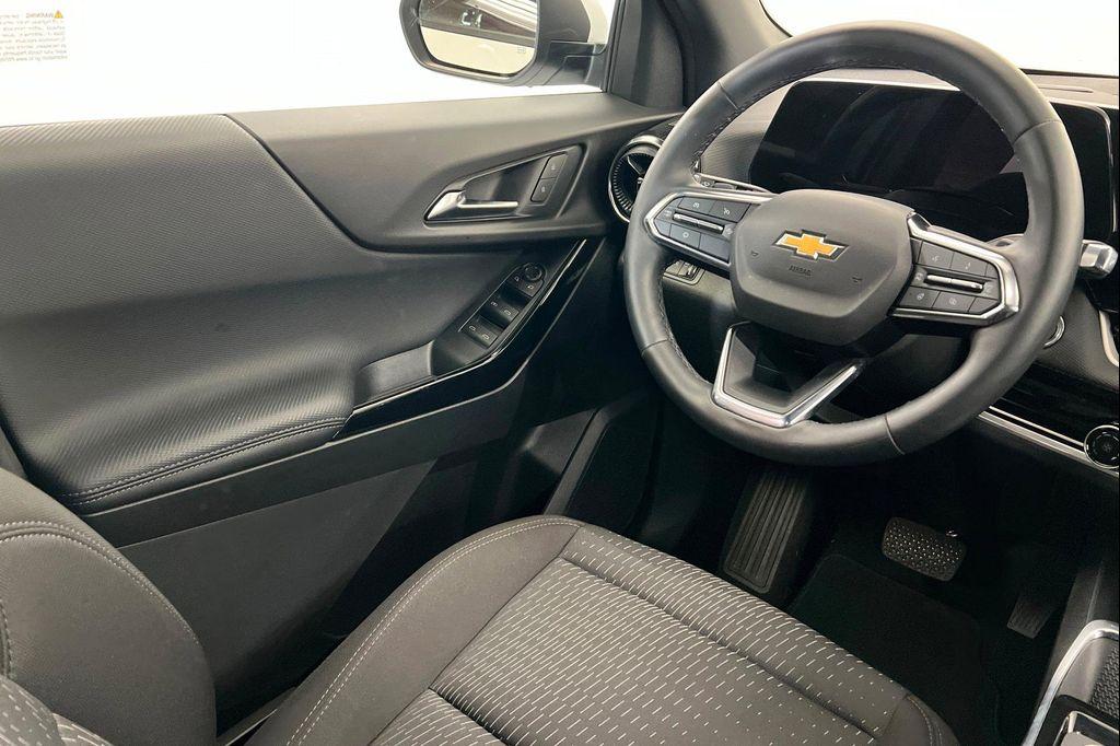 used 2026 Chevrolet Equinox car, priced at $33,281