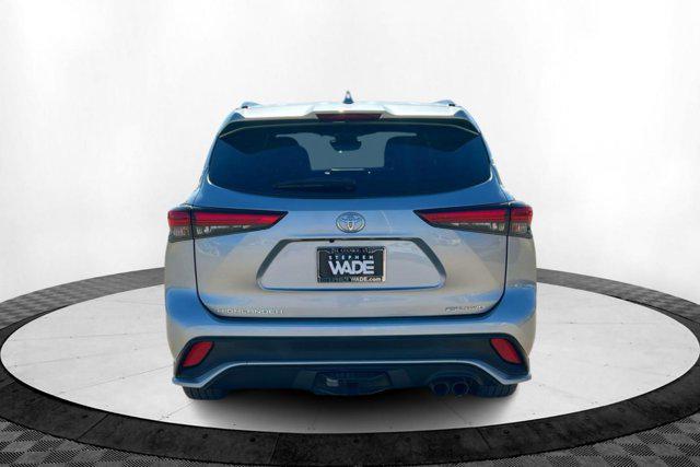 used 2022 Toyota Highlander car, priced at $31,334