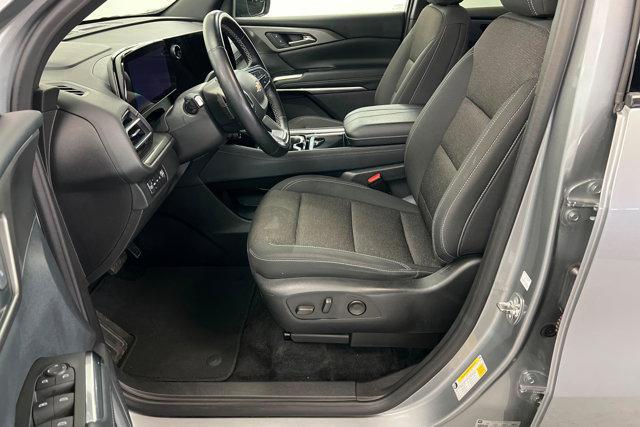 used 2024 Chevrolet Traverse car, priced at $35,042