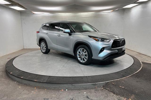 used 2020 Toyota Highlander car, priced at $28,752