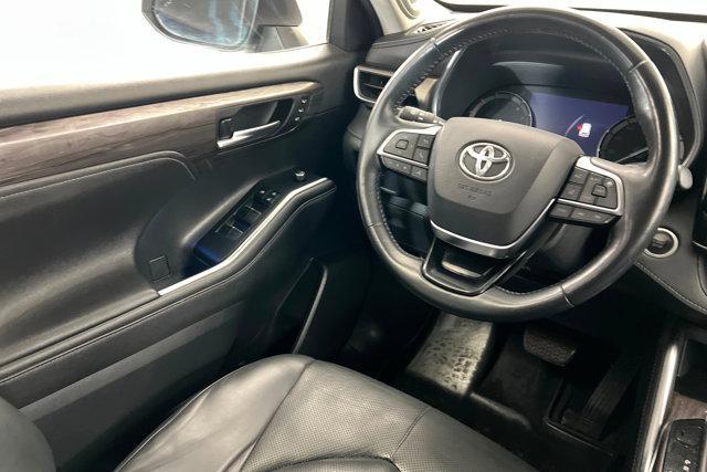 used 2020 Toyota Highlander car, priced at $28,752