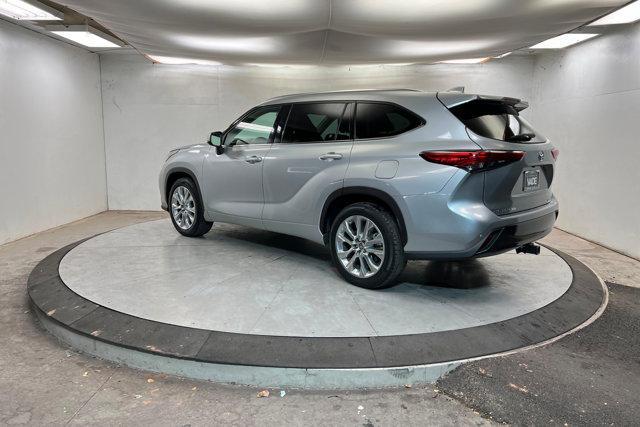used 2020 Toyota Highlander car, priced at $28,752