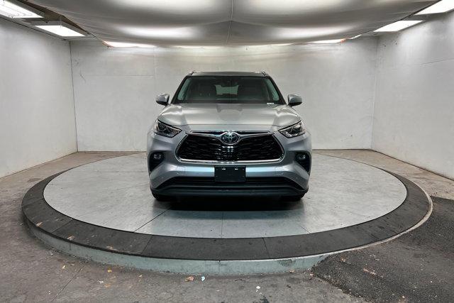 used 2020 Toyota Highlander car, priced at $28,752