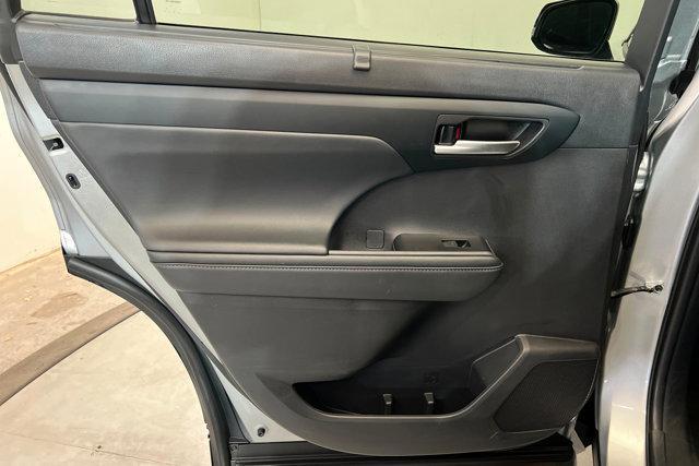 used 2025 Toyota Highlander car, priced at $46,146