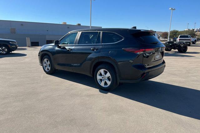 used 2024 Toyota Highlander car, priced at $32,843