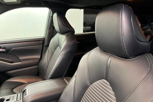used 2021 Toyota Highlander car, priced at $37,138