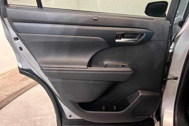 used 2021 Toyota Highlander car, priced at $37,138