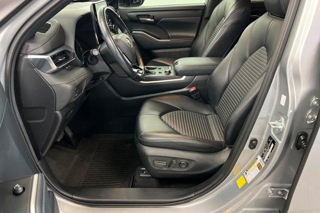 used 2021 Toyota Highlander car, priced at $37,138
