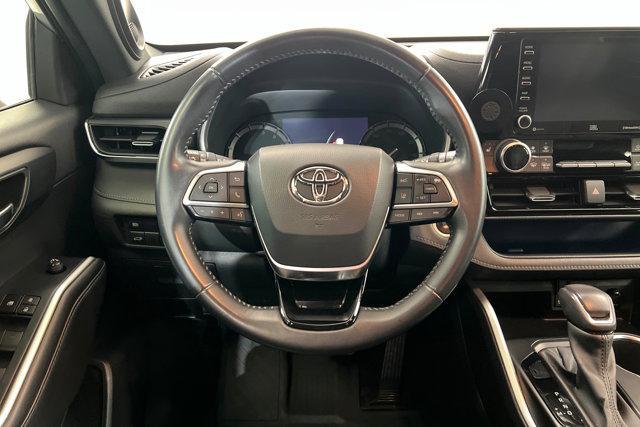 used 2021 Toyota Highlander car, priced at $37,138