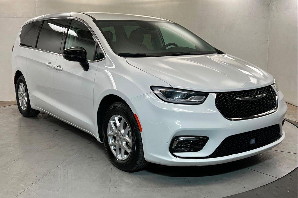 used 2024 Chrysler Pacifica car, priced at $29,991