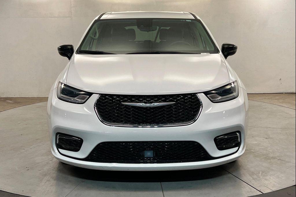 used 2024 Chrysler Pacifica car, priced at $29,991