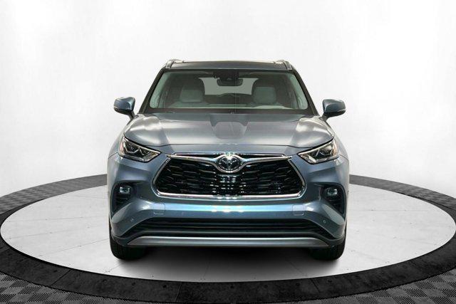 used 2022 Toyota Highlander car, priced at $36,368