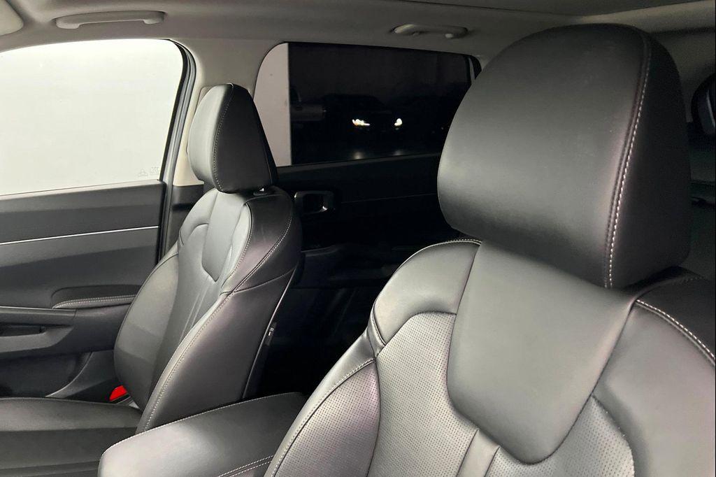 used 2024 Kia Sorento car, priced at $32,123