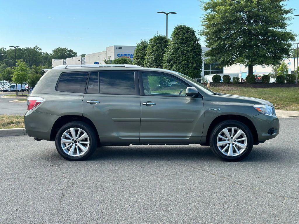 used 2008 Toyota Highlander Hybrid car, priced at $6,399