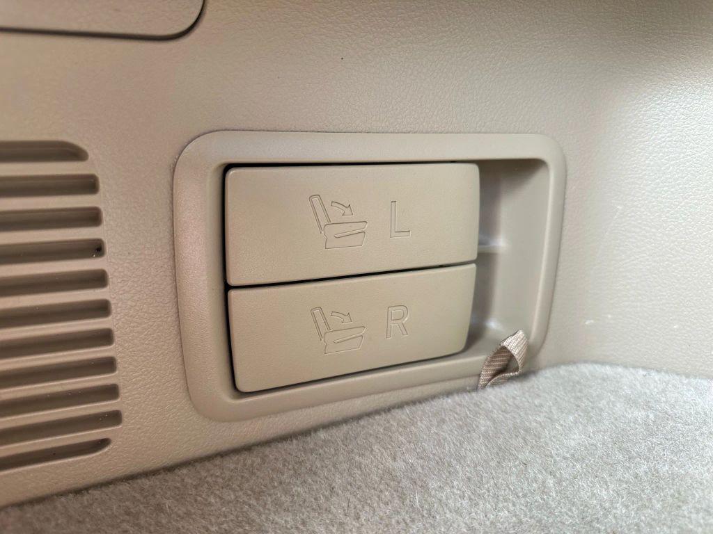 used 2008 Toyota Highlander Hybrid car, priced at $6,399