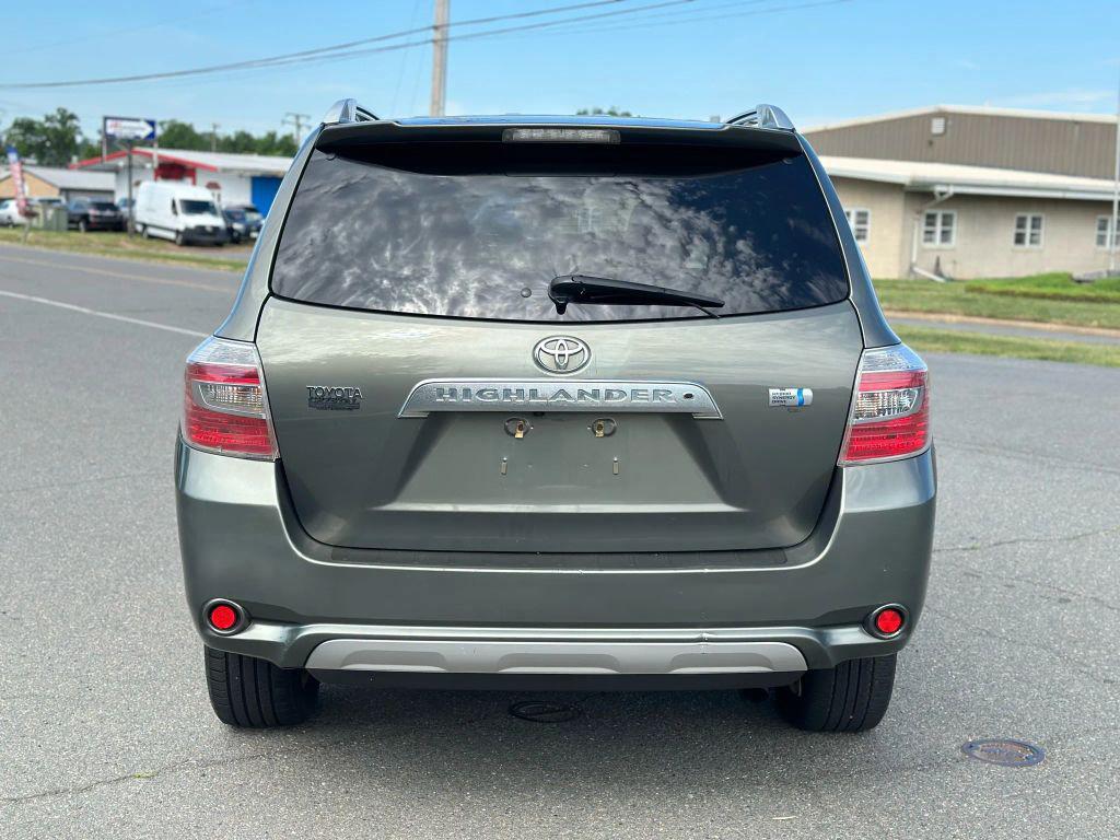 used 2008 Toyota Highlander Hybrid car, priced at $6,399