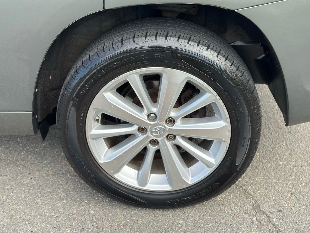 used 2008 Toyota Highlander Hybrid car, priced at $6,399